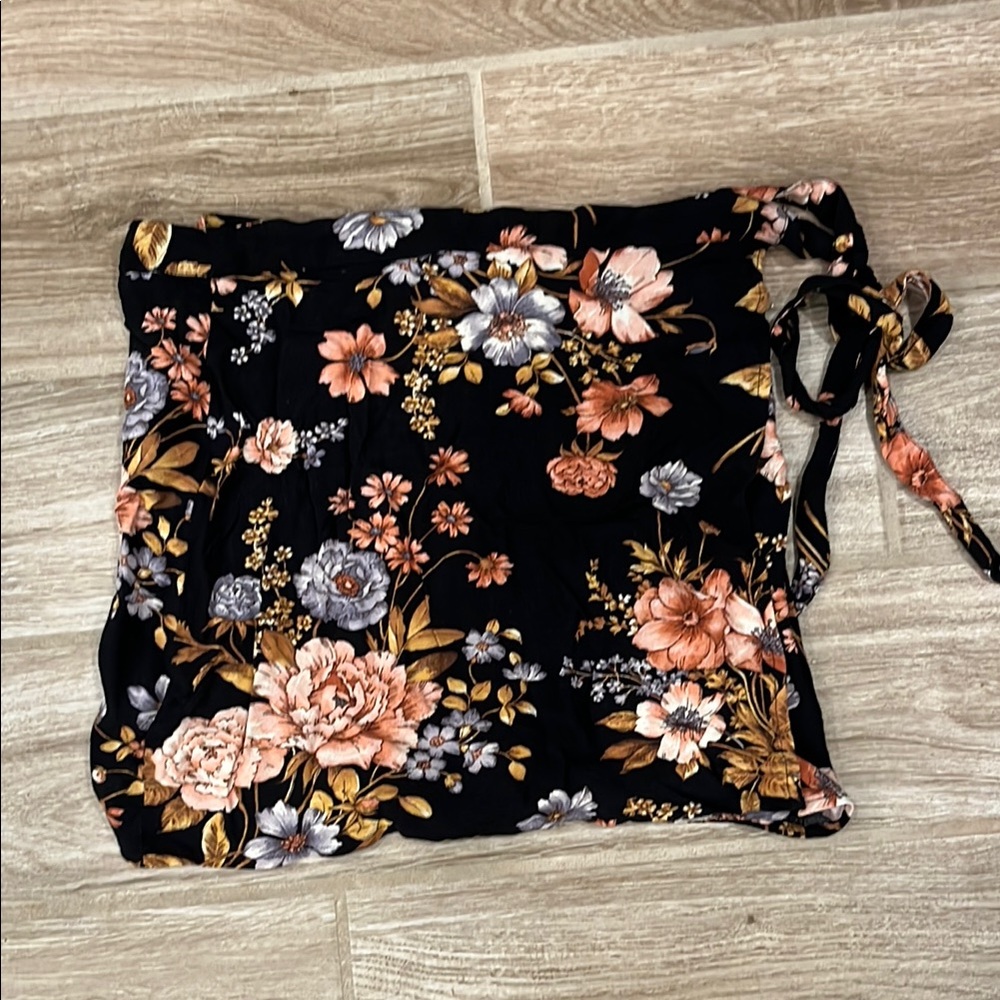 American Eagle Black Floral Skirt